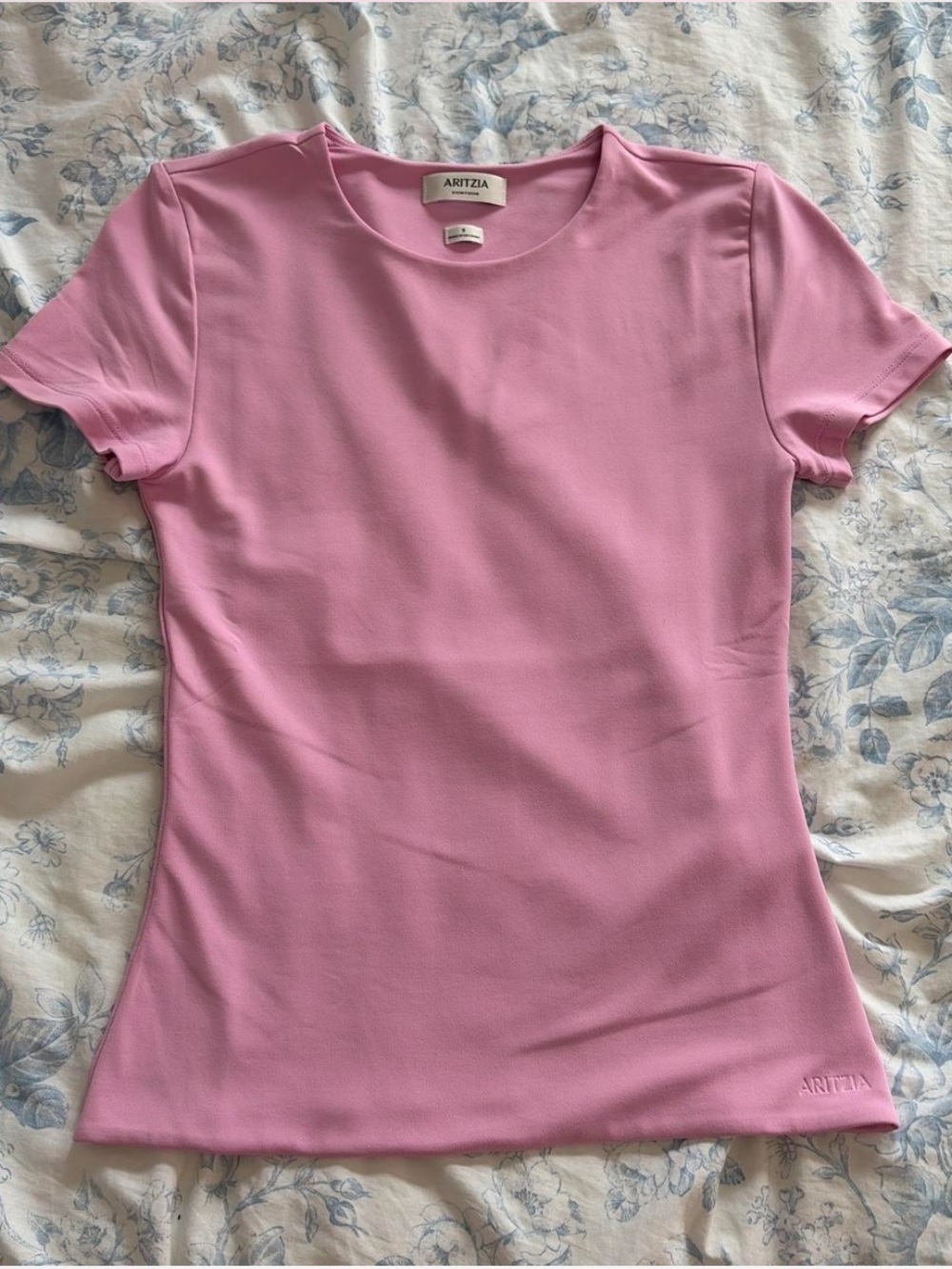Aritzia Contour T shirt - morganite pink -  size small